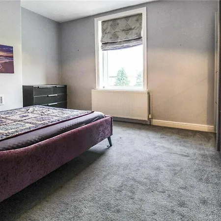 3br Riverside Retreat With Terrace In North Yorkshire